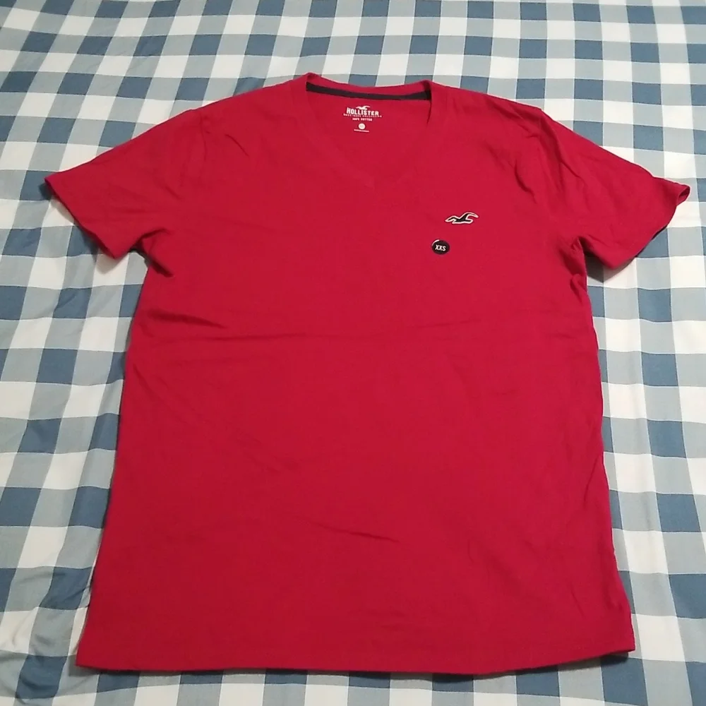 2 TOPS HOLLISTER - Picture 4 of 14